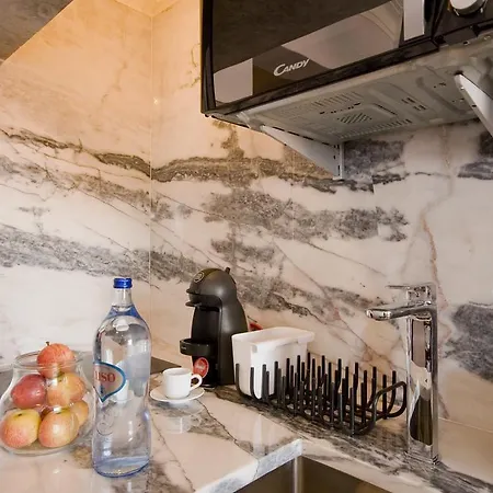 Bordalo Pinheiro Apartment-top Floor & Elevator Apartman